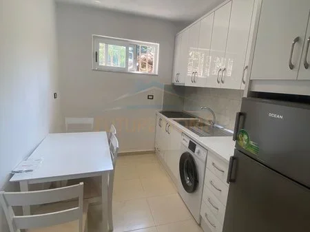 Tirane, jepet me qera apartament 1+1 Kati 2, 60 m² 600 € 