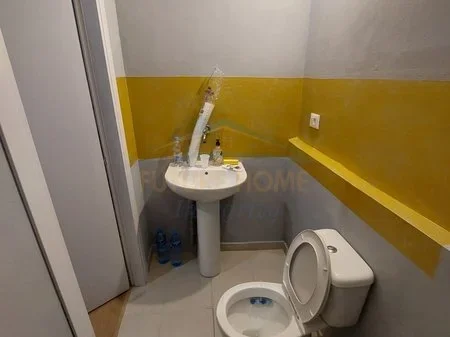Tirane, jepet me qera shtepi Kati 1, 160 m² 1.200 € 