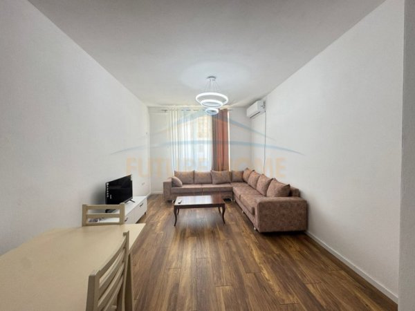 Tirane, jepet me qera apartament 2+1 Kati 1, 105 m² 500 € 