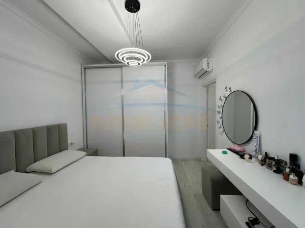 Tirane, jepet me qera apartament 2+1 Kati 9, 105 m² 600 € 