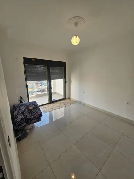 Tirane, jepet me qera apartament 2+1+Ballkon Kati 4, 96 m² 450 € 