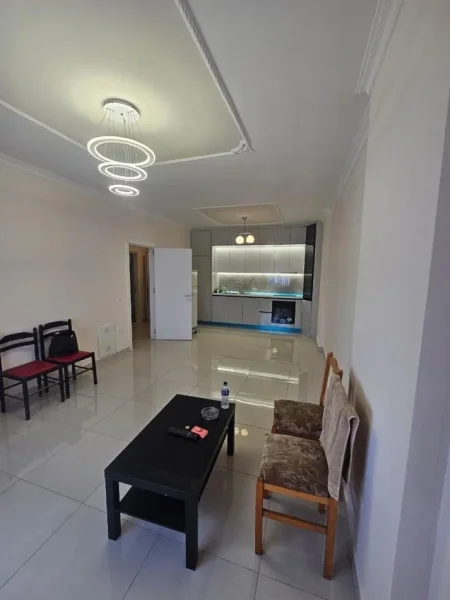 Tirane, jepet me qera apartament 2+1+Ballkon Kati 4, 96 m² 450 € 