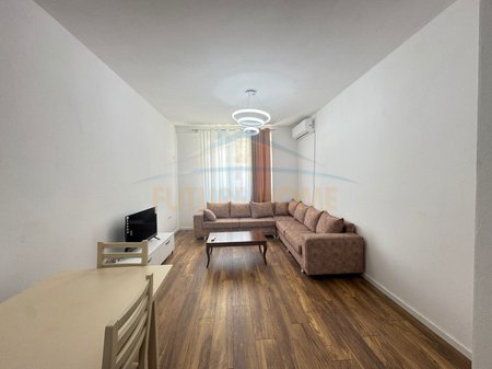 Tirane, jepet me qera apartament 2+1 Kati 1, 105 m² 500 € 