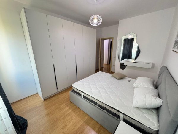 Tirane, jepet me qera apartament 2+1 Kati 3, 96 m² 650 € (Kompleksi Fz)