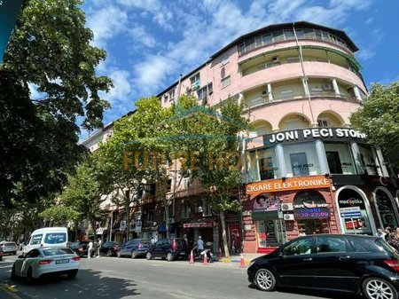 Tirane, Shitet Duplex Kati 12&13, I Mobiluar, 250 m² 650.000 € (Shallvaret , Qender)