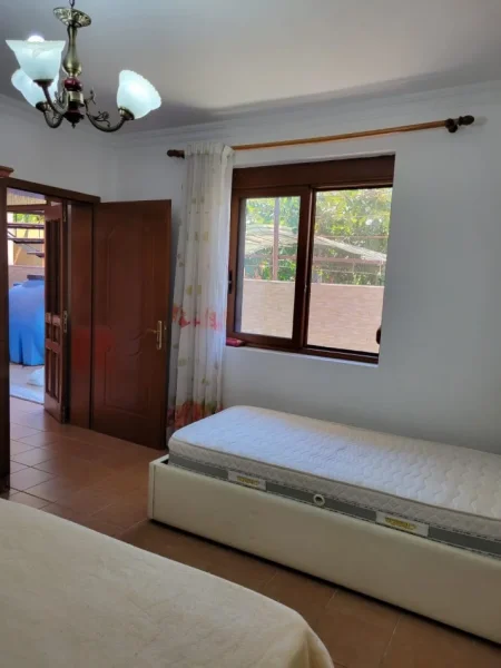 Tirane, jepet me qera Hyrje 1+1+Balkon ne Vile private Kati 3, 85 m² (Selite) 35.000 Leke/Muaj