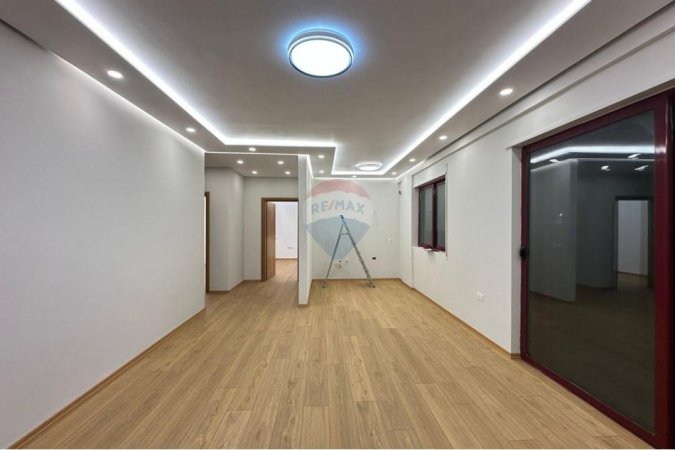 Tirane, shitet apartament 2+1 Kati 1, 116 m² 219.000 € (Rrugea e Dibres, ID: 530391016-216)