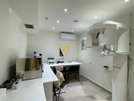 Tirane, jepet me qera dyqan Kati -1, 90 m² 1.800 € (RRUGA E DURRESIT)