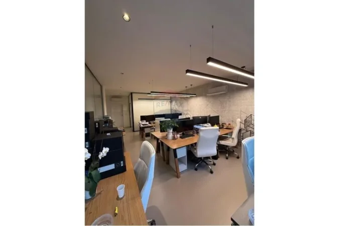 Tirane, jepet me qera zyre, Kati 5, 140 m² 2.000 € (530391004-333)