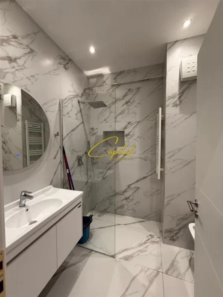 Tirane, jepet me qera apartament 1+1+Ballkon Kati 2, 70 m² 600 € (ASTIR)