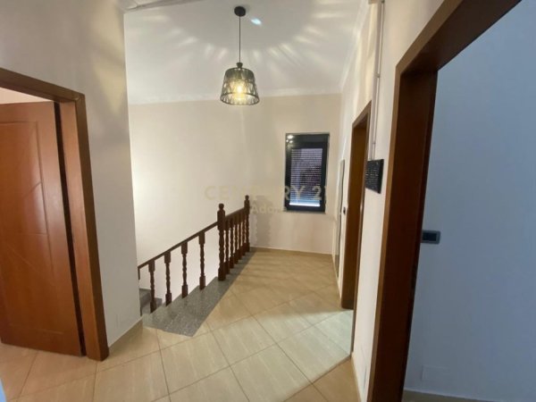 Tirane, jepet me qera Vile 3 Katshe Kati 1, 202 m² 1.200 € 
