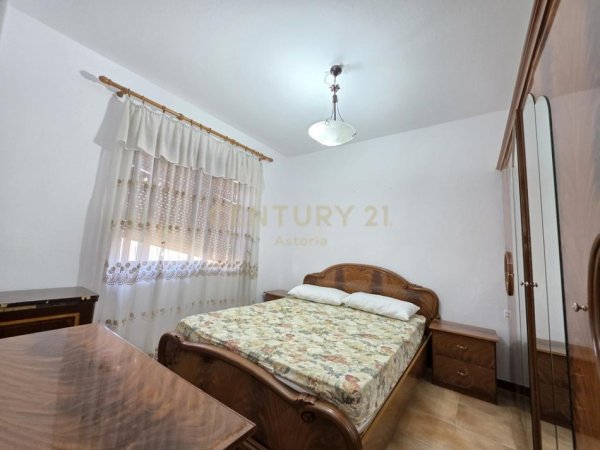 Tirane, jepet me qera apartament duplex Dublex Kati 5, 117 m² 650 € (Komuna Parisit)