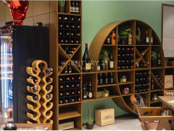 Tirane, shitet bar-resorant Kati 0, 395 m² 1.100.000 € (Sauk i Ri)