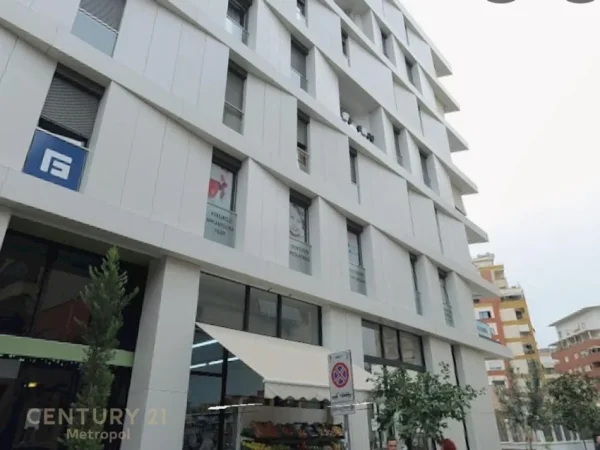Tirane, shitet ambjent biznesi Kati 0, 300 m² 930.000 € (Rr.e Kavajes)
