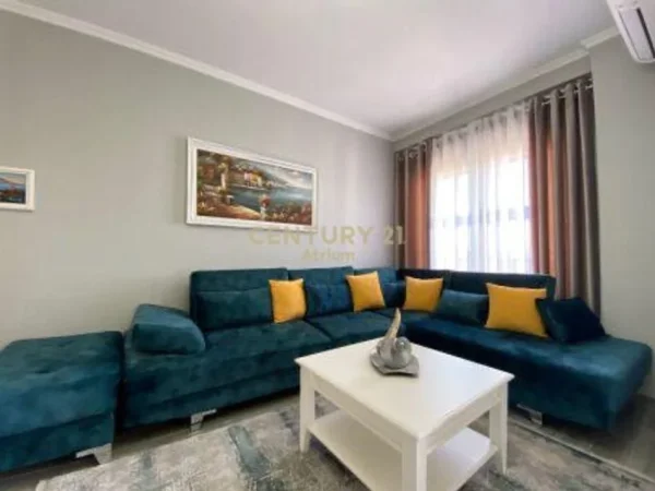 Tirane, jepet me qera apartament 1+1 Kati 6, 70 m² 550 € (Ali Dem)