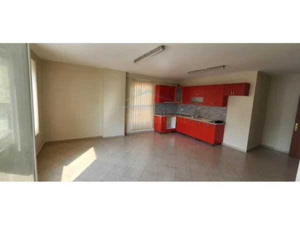 Tirane, shitet apartament 2+1 Kati 4, 111 m² 135.000 € (Astir)