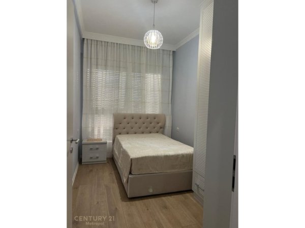 Tirane, jepet me qera apartament 2+1+Aneks+Ballkon Kati 4, 100 m² 750 € (Bulevardi i Ri)