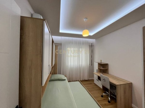 Tirane, jepet me qera apartament+verande | Penthouse 2+1 Kati 11, 110 m² 950 € (Perballe Deliorgjit)