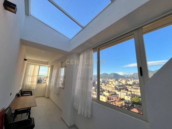 Tirane, jepet me qera apartament+verande | Penthouse 2+1 Kati 11, 110 m² 950 € (Perballe Deliorgjit)