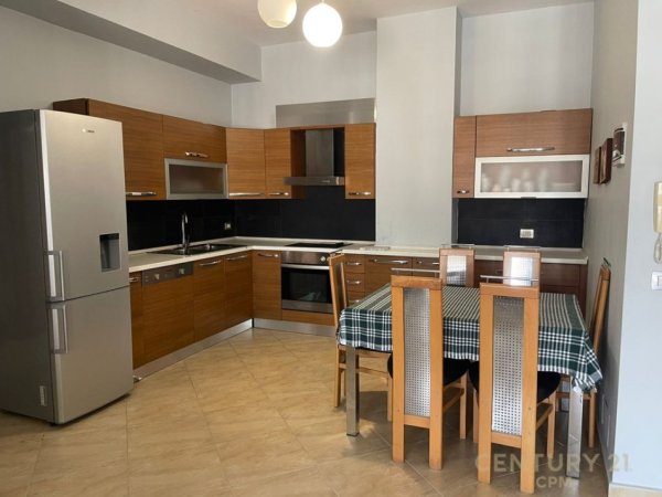 Tirane, jepet me qera apartament 2+1 Kati 6, 96 m² 650 € (Tek Rr. Kosovareve)