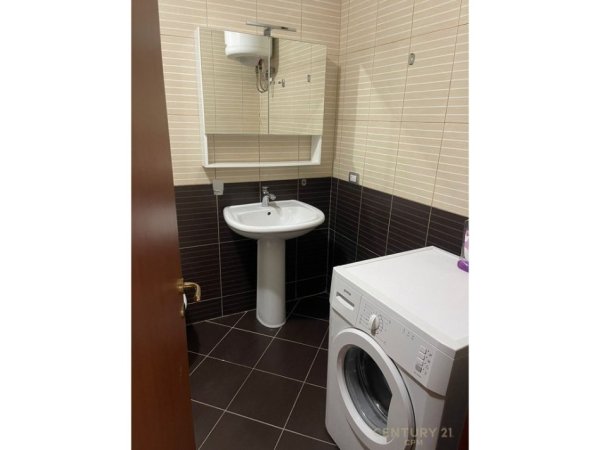 Tirane, jepet me qera apartament 2+1 Kati 6, 96 m² 650 € (Tek Rr. Kosovareve)