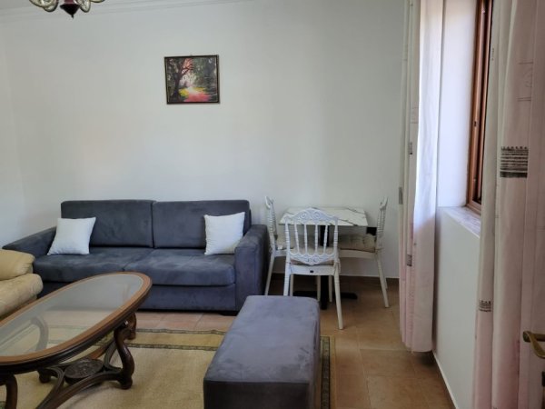 Tirane, jepet me qera shtepi 1+1 Kati 1, 85 m² 350 € (Selite , Rruga Ilia Dilo Sheperi)
