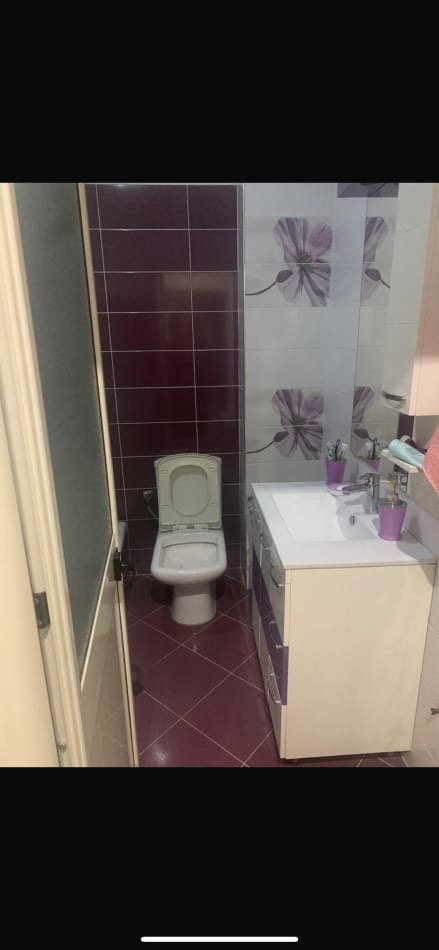 Tirane, jepet me qera apartament 1+1 Kati 5, 74 m² 400 € (Bar Oslo Astir)