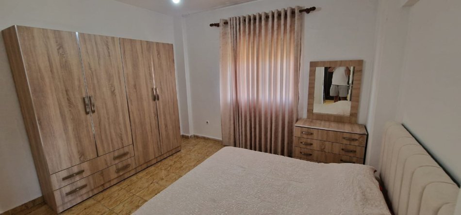 Tirane, jepet me qera apartament 2+1 Kati 4, 78 m² 550 € (Don Bosko, Shkolla Qazim Turdiu)
