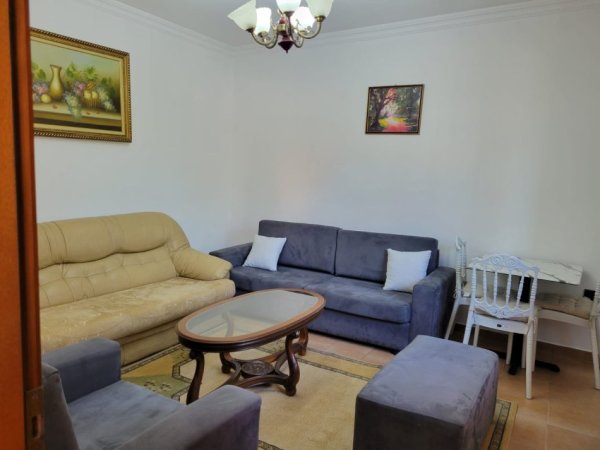 Tirane, jepet me qera apartament 1+1 Kati 1, 75 m² 350 € (SELITE)