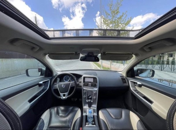 Tirane, shitet SUV | Xhip Volvo XC60 Benzin+Gaz, e bardhë automatik Klima 310.000 km 9.800 €