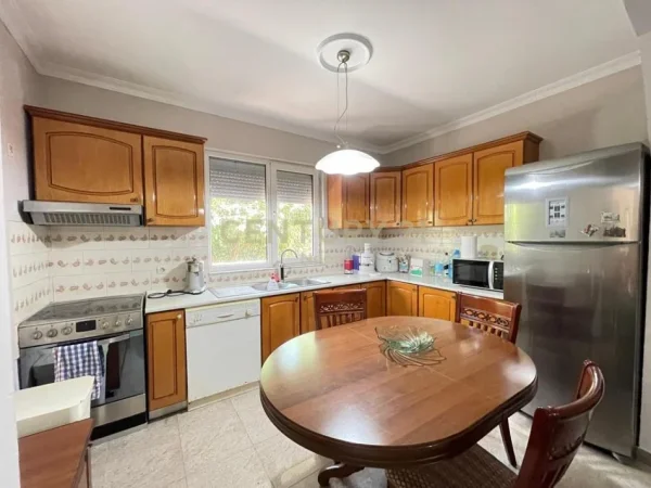 Tirane, shitet apartament 2+1 Kati 0, 167 m² 280.000 € (Selite)