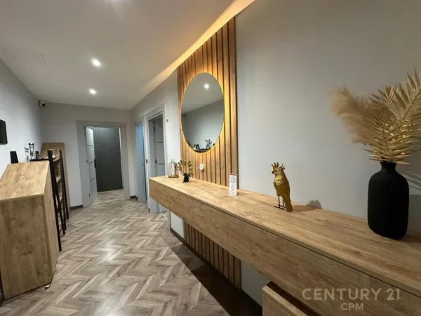 Tirane, shitet garsonier 1+1 Kati 3, 1.100 m² 420.000 € (21 Dhjetori)