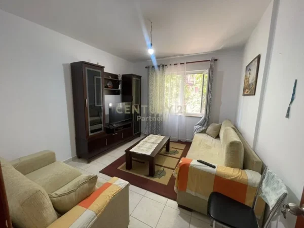 Tirane, shitet apartament 2+1+Aneks+Ballkon Kati 1, 108 m² 189.000 € (Laprake)
