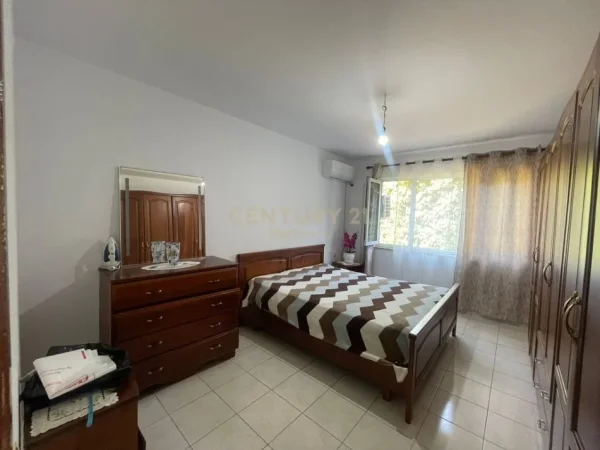 Tirane, shitet apartament 2+1+Aneks+Ballkon Kati 1, 108 m² 189.000 € (Laprake)