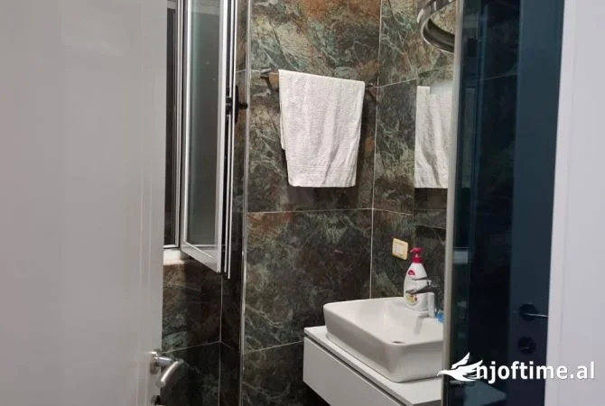 Te Fresku, jap 2+1+2+Ballkon, Kati 4, 101 m²  (pasticeri Melisa, Rruga e Thesarit)