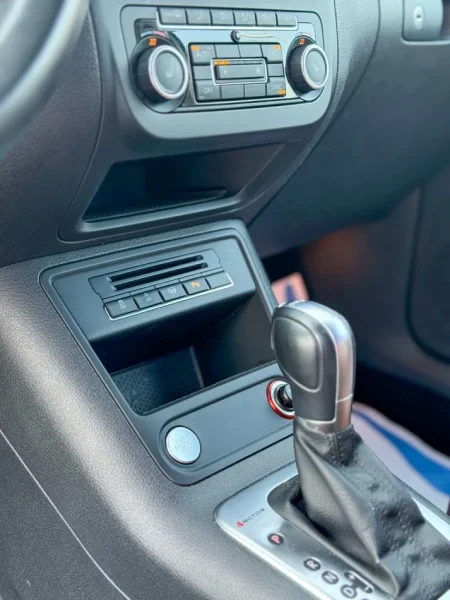 Tirane, jap me qera SUV | Fuoristrad | xhip Volkswagen Tiguan Nafte, e bardhë automatik Klima 150.000 km 45 €