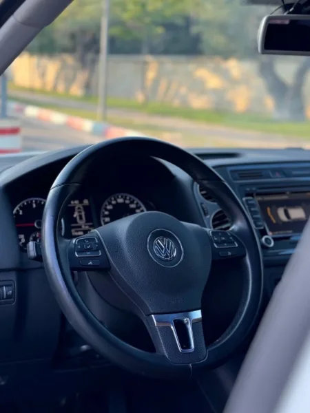 Tirane, jap me qera SUV | Fuoristrad | xhip Volkswagen Tiguan Nafte, e bardhë automatik Klima 150.000 km 45 €