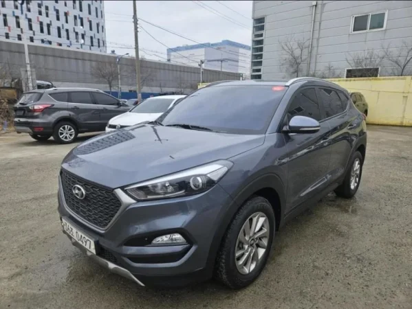 Vlore, shitet SUV | Xhip Hyundai Tucson 1.7 Nafte Nafte, gri metalizato automatik Klima 170.000 km 11.000 €