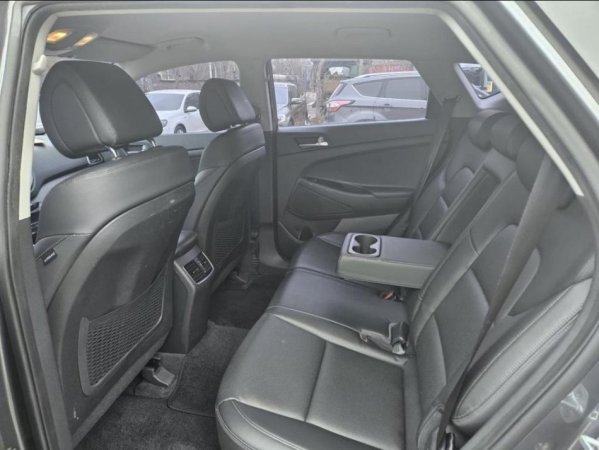 Vlore, shitet SUV | Xhip Hyundai Tucson 1.7 Nafte Nafte, gri metalizato automatik Klima 170.000 km 12.000 €