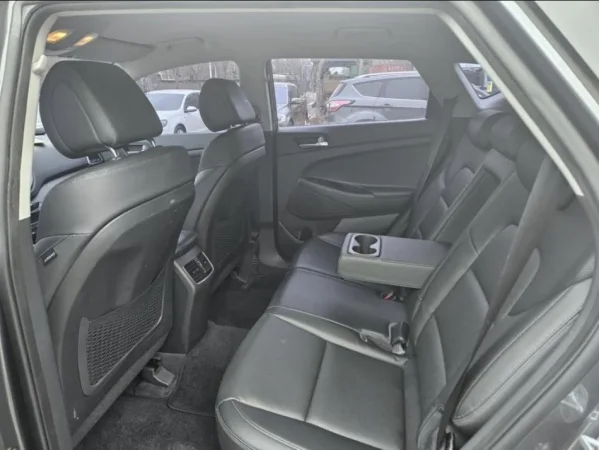 Vlore, shitet SUV | Xhip Hyundai Tucson 1.7 Nafte Nafte, gri metalizato automatik Klima 170.000 km 11.000 €