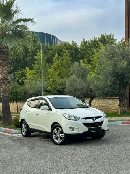 Tirane, jap me qera SUV | Fuoristrad | xhip Hyundai Tucson Nafte, e zeze automatik Klima 179.000 km 40 €