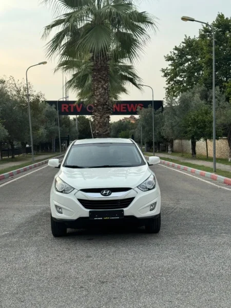 Tirane, jap me qera SUV | Fuoristrad | xhip Hyundai Tucson Nafte, e zeze automatik Klima 179.000 km 40 €
