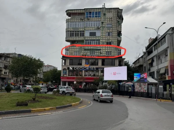 Tirane, jepet me qera ambjent biznesi Kati 4, 178 m² 1.700 € (TEK SHESHI WILLSON)