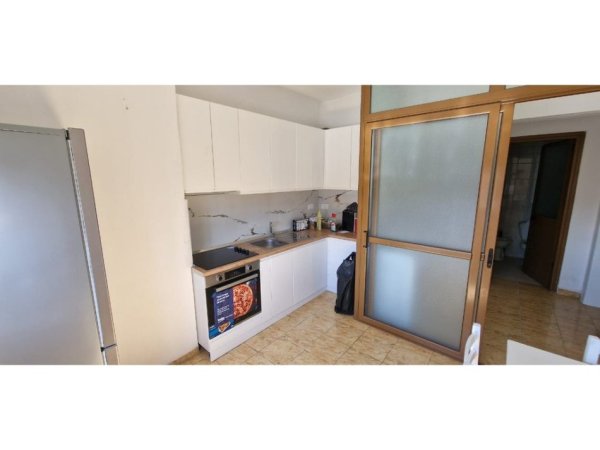 Tirane, jepet me qera apartament 2+1 Kati 4, 78 m² 550 € 
