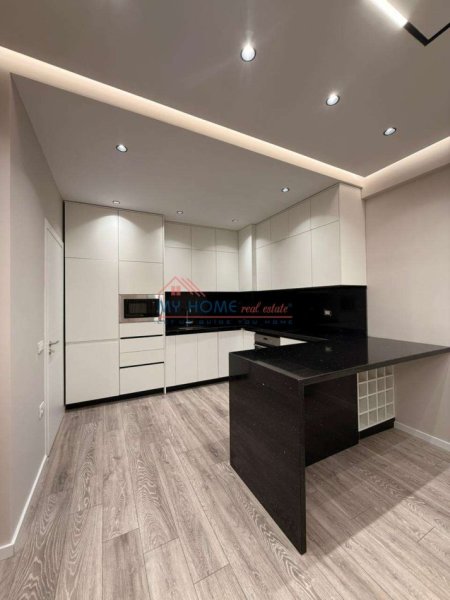 Tirane, jepet me qera apartament 1+1+Ballkon Kati 2, 70 m² 600 € (Astir)