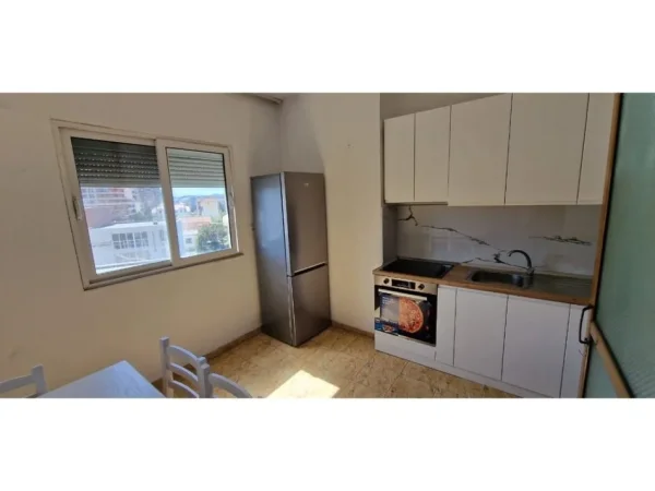Tirane, jepet me qera apartament 2+1 Kati 4, 78 m² 550 € (Rruga Don Bosko)