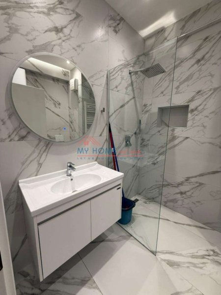Tirane, jepet me qera apartament 1+1+Ballkon Kati 2, 70 m² 600 € (Astir)