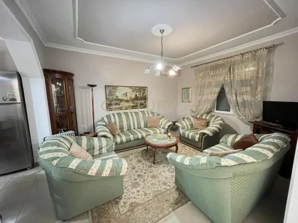 Tirane, shitet apartament 4+1+Aneks+Ballkon Kati 0, 167 m² 280.000 € (Neom120527)