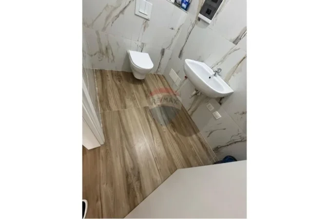 Tirane, jepet me qera ambjent biznesi , 82 m² 1.500 € (Rruga Mine Peza, ID: 530391026-16)