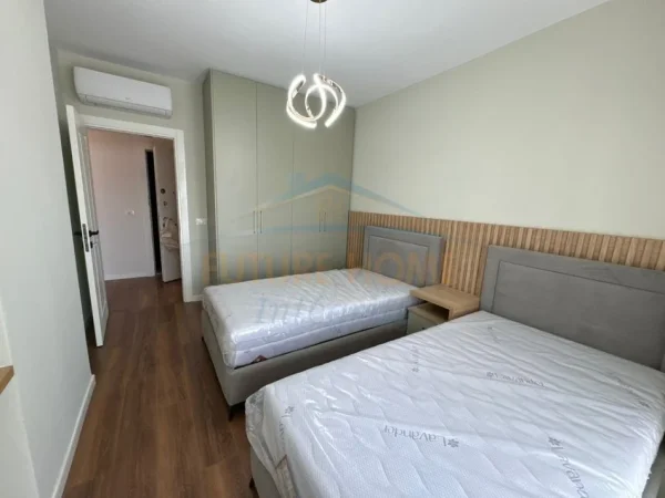Tirane, jepet me qera apartament 2+1 Kati 3, 91 m² 850 € (Shkolla e Kuqe , Pazari I ri)